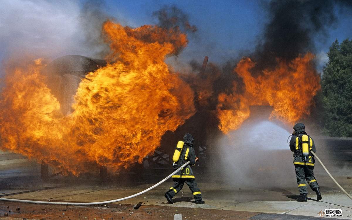 电动车起火后如何逃生自救？